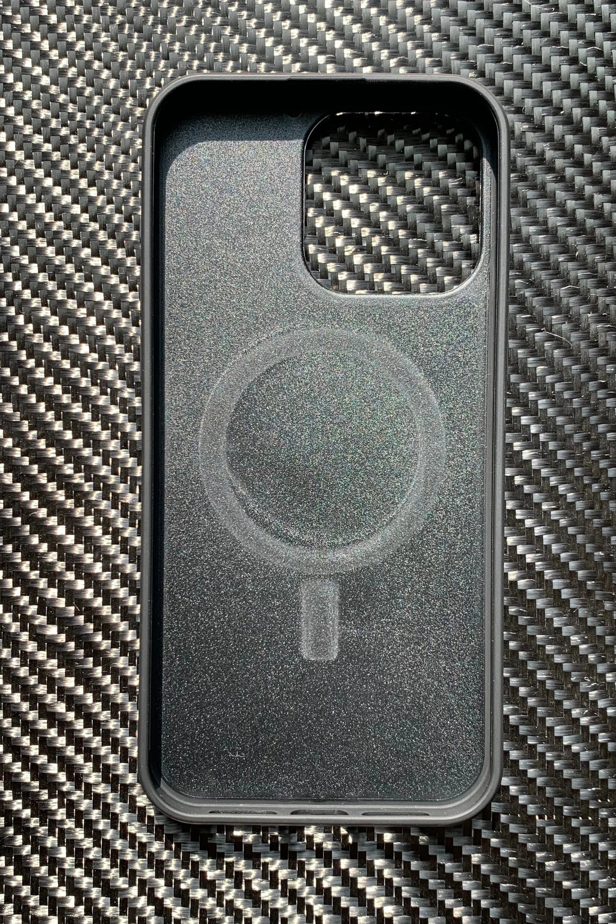 Cover iPhone Fibra di Carbonio 3K MagSafe – Custodia Magnetica Slim per iPhone 13-17