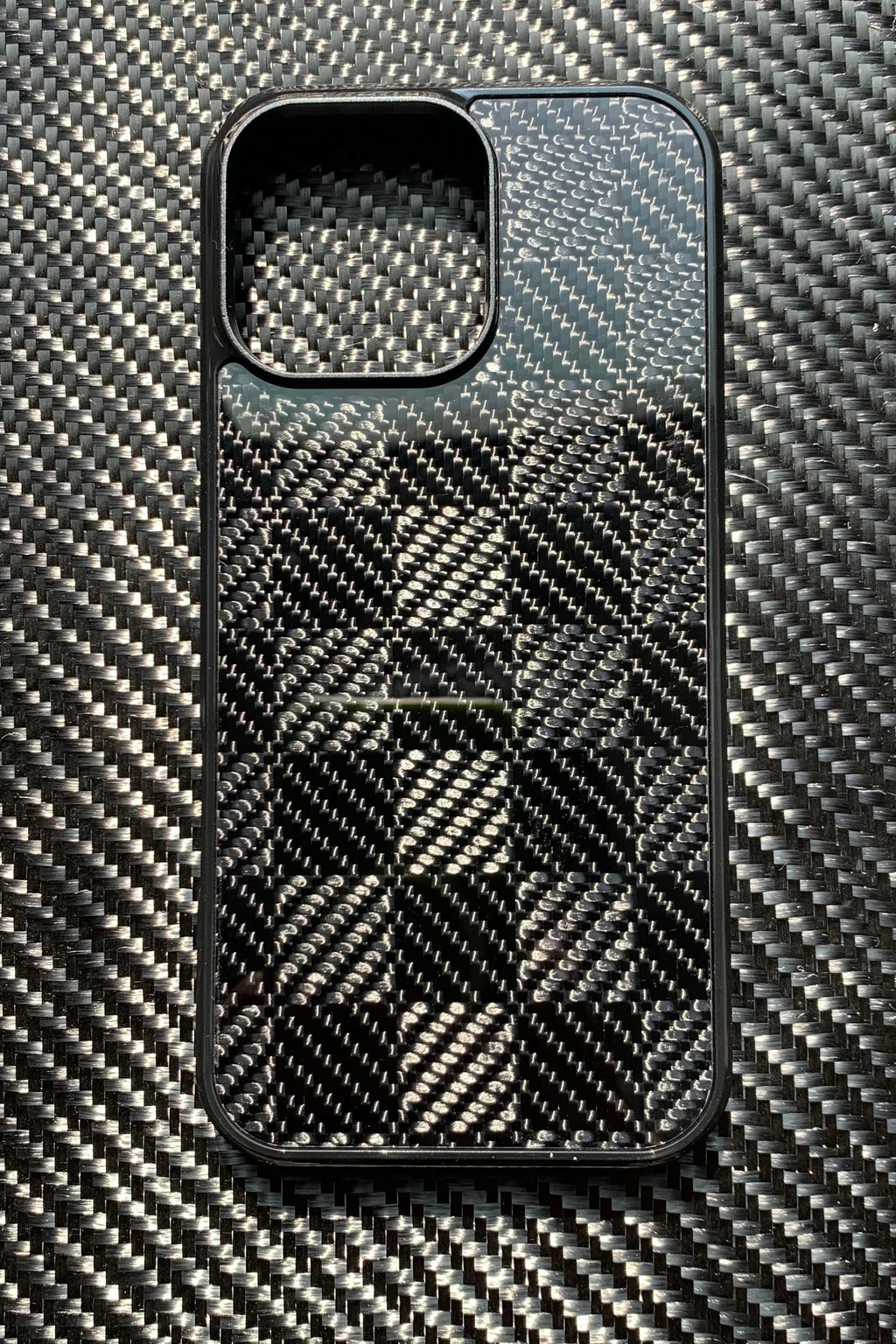 Cover iPhone Fibra di Carbonio 3K MagSafe – Custodia Magnetica Slim per iPhone 13-17