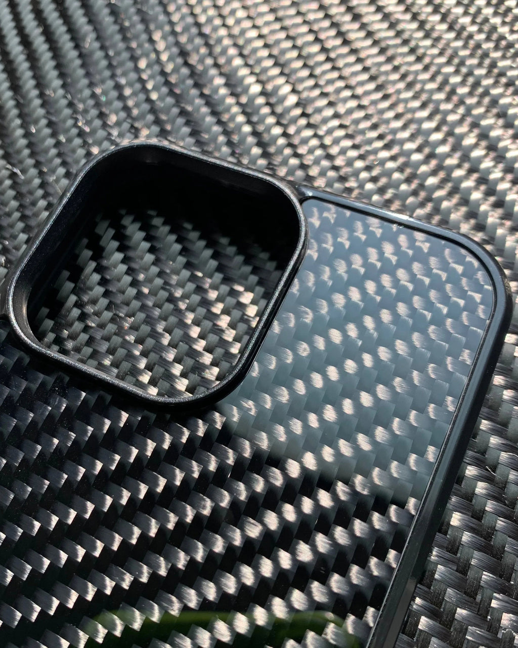 Cover iPhone Fibra di Carbonio 3K MagSafe – Custodia Magnetica Slim per iPhone 13-17