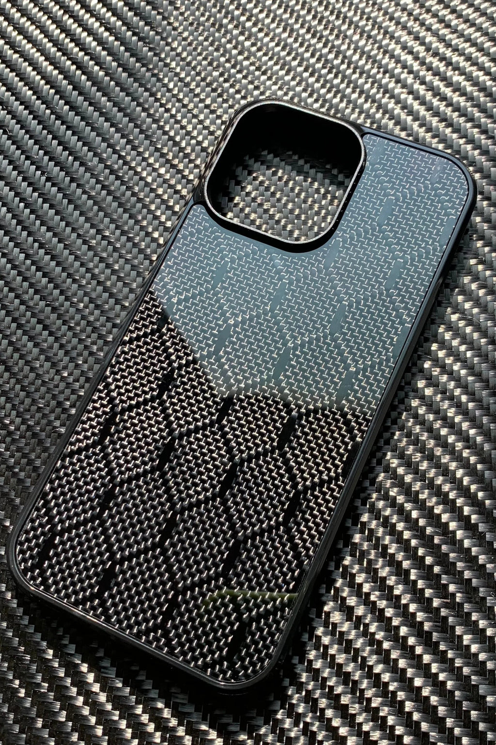 Cover iPhone Fibra di Carbonio 3K MagSafe – Custodia Magnetica Slim per iPhone 13-17