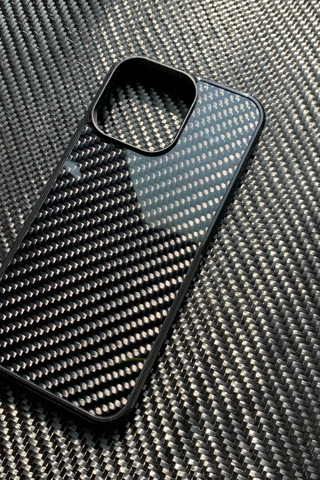 Cover iPhone Fibra di Carbonio 3K MagSafe – Custodia Magnetica Slim per iPhone 13-17