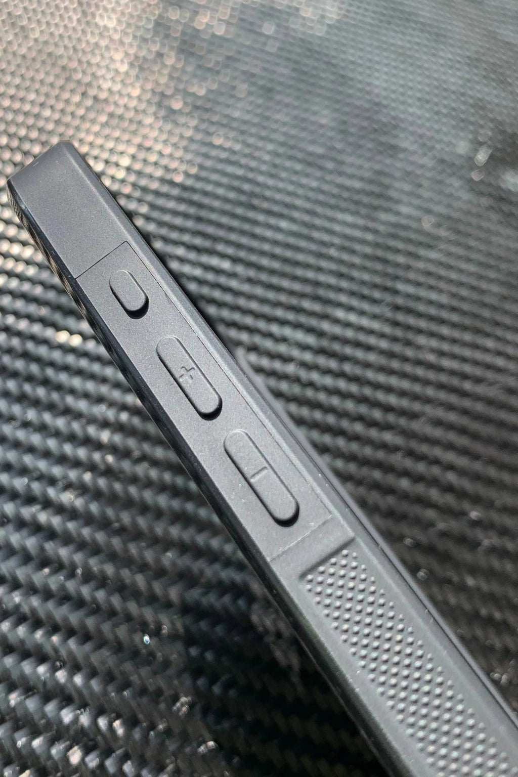 Cover iPhone Fibra di Carbonio 3K MagSafe – Custodia Magnetica Slim per iPhone 13-17